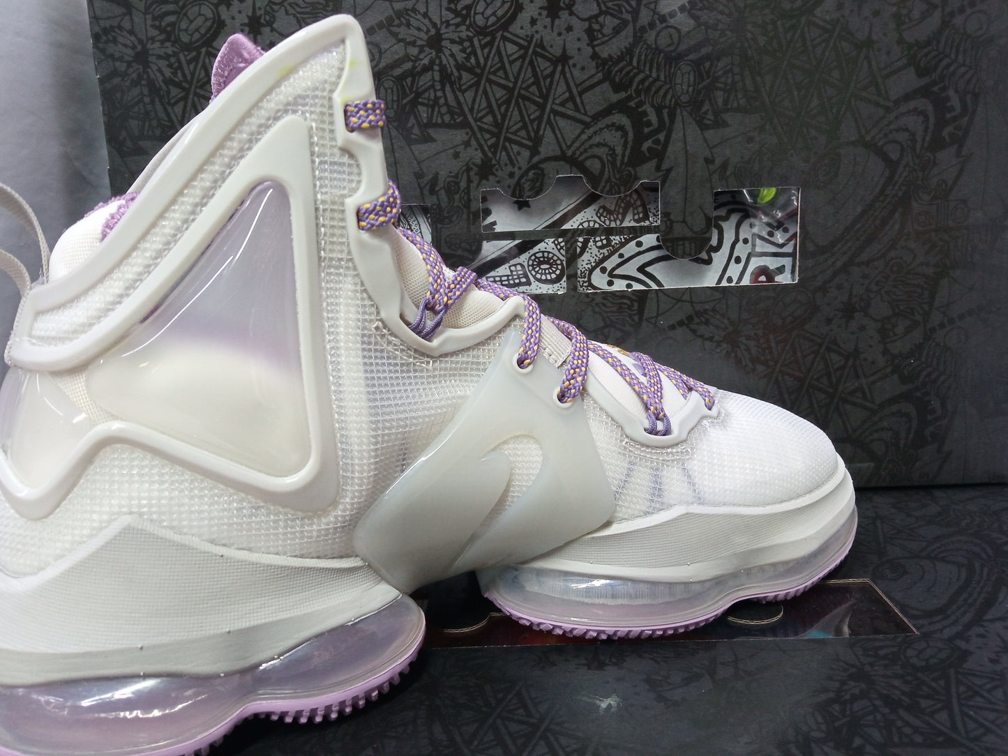 Nike LeBron 19 ''The Cast''