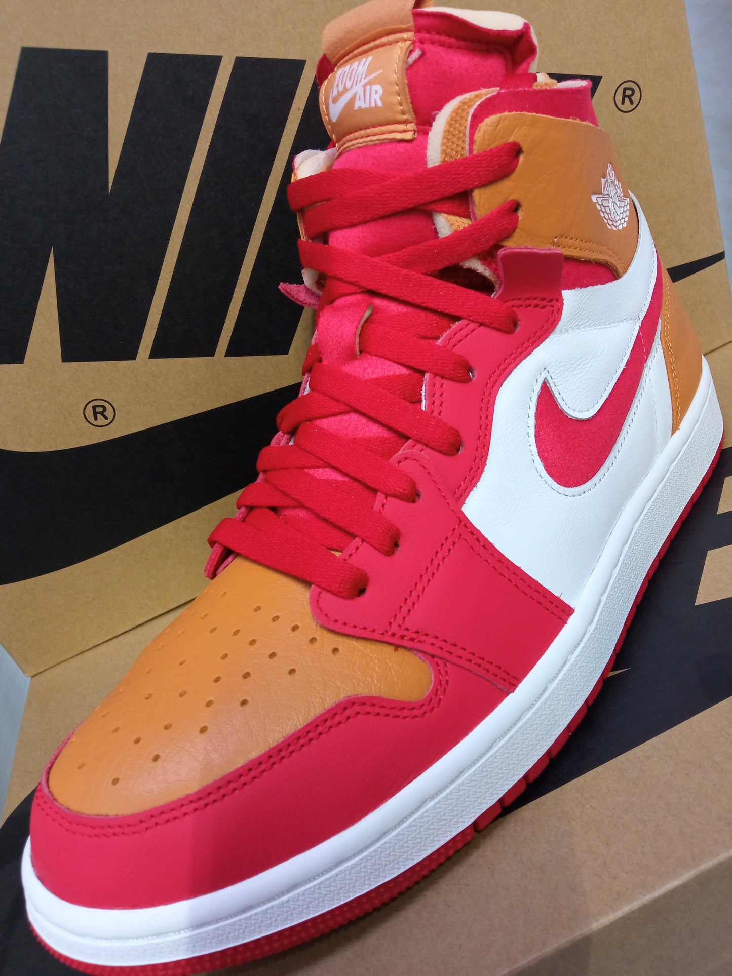 Air Jordan 1 Zoom Air Comfort Wmns 'Fire Red Hot Curry'