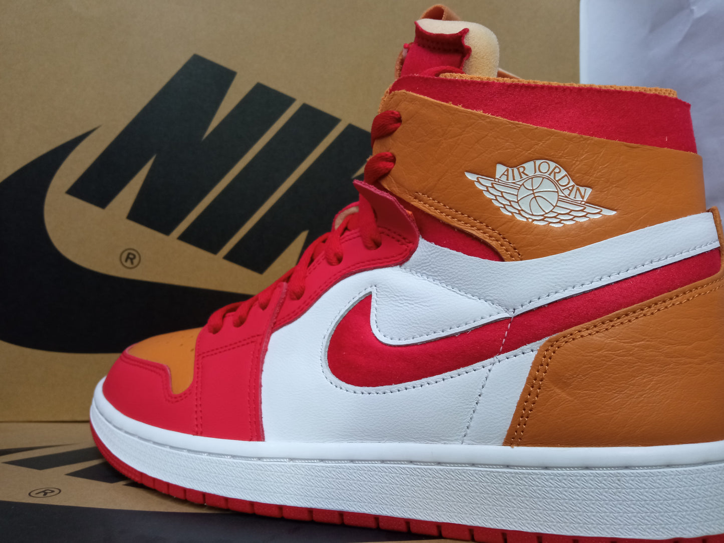 Air Jordan 1 Zoom Air Comfort Wmns 'Fire Red Hot Curry'