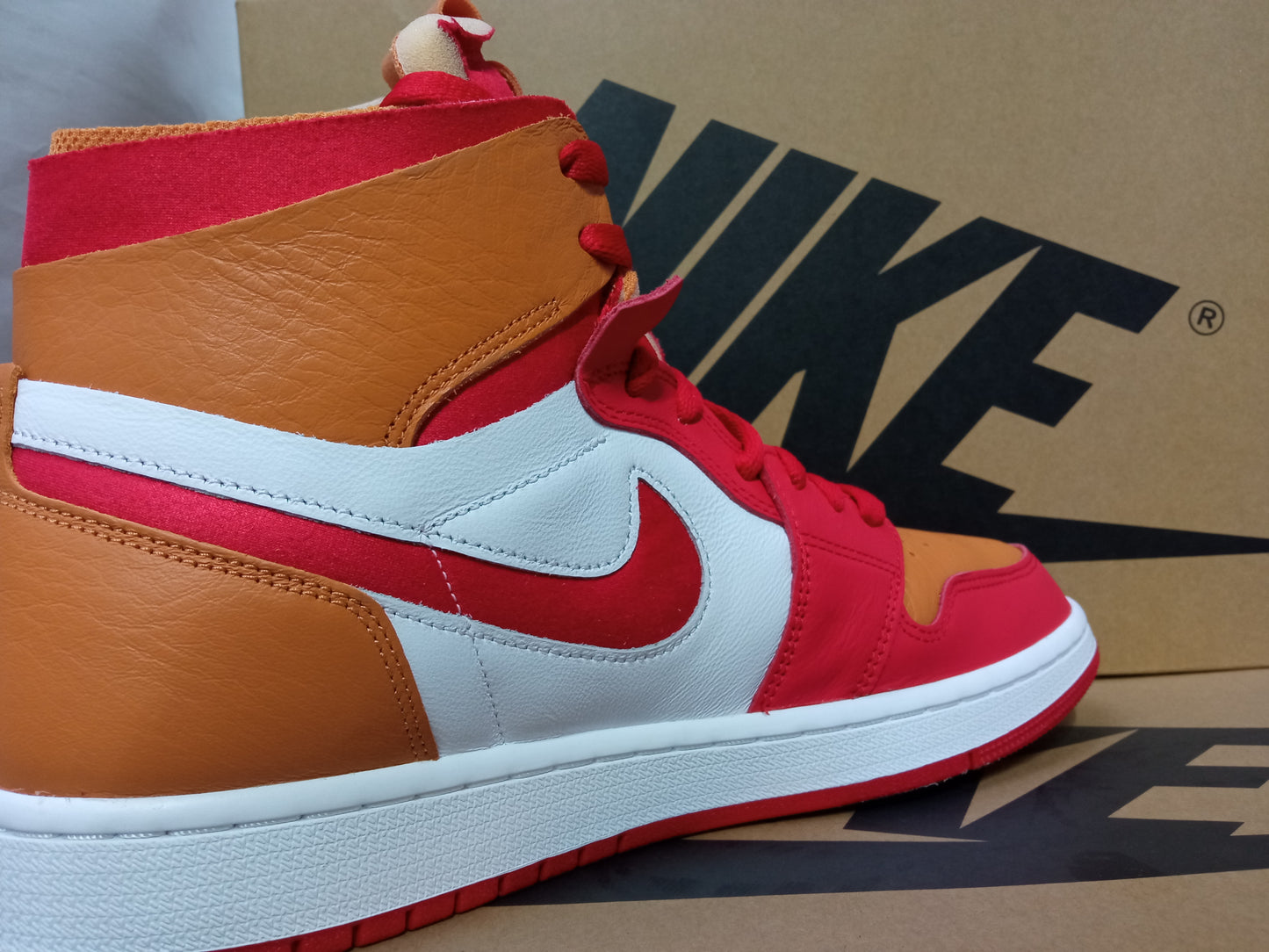 Air Jordan 1 Zoom Air Comfort Wmns 'Fire Red Hot Curry'